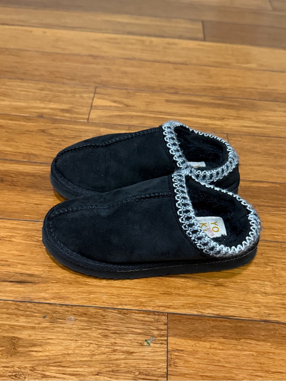 Yoki Kids Black Slip-On Slippers with Contrast Knit Cuff size 11/12